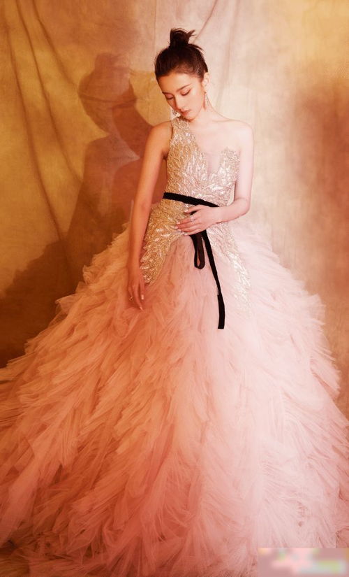 宋祖兒穿奶奶裙顯老十歲 當(dāng)她出鏡之后,說(shuō)美成國(guó)民初戀才是真的